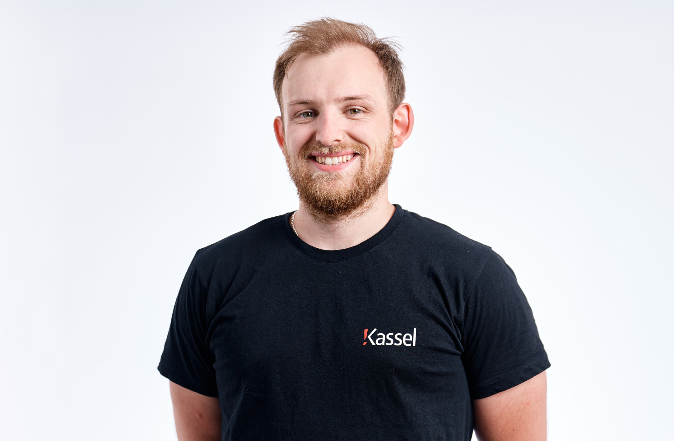 Mitarbeiterfoto_Matteo Dellamaria.jpg